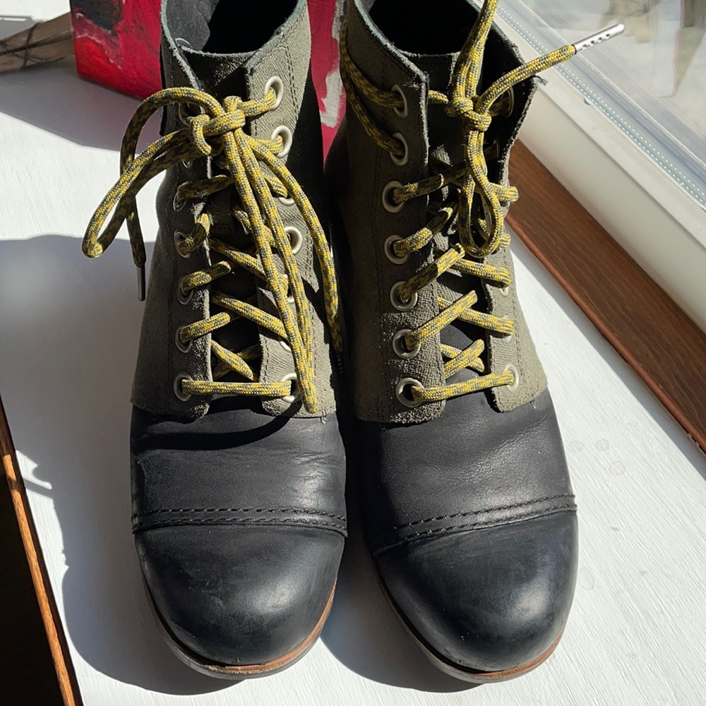Sorel women’s wedge boot